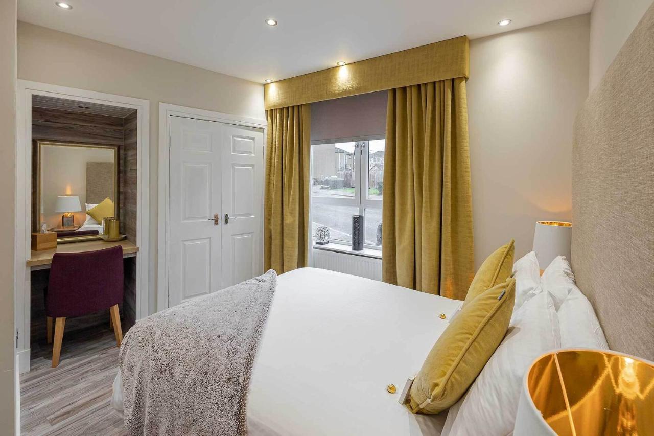 Carmel Apartments ฟัลเคิร์ก ห้อง รูปภาพ