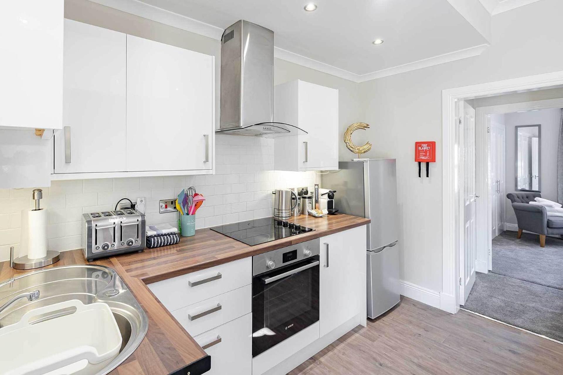 Carmel Apartments ฟัลเคิร์ก ห้อง รูปภาพ
